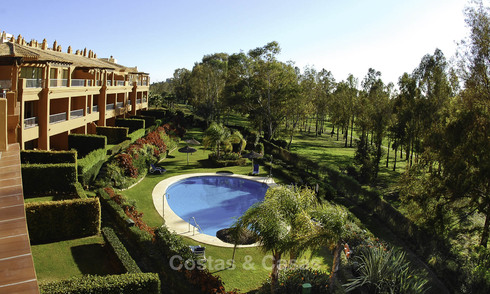 Apartamentos de lujos en primera línea de golf en venta en la zona de Marbella – Benahavis 26747
