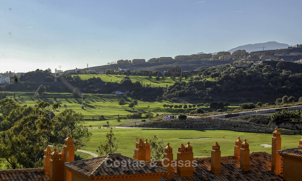 Apartamentos de lujos en primera línea de golf en venta en la zona de Marbella – Benahavis 26751