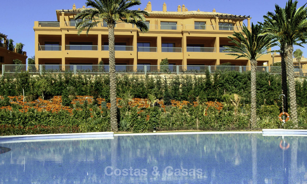 Apartamentos de lujos en primera línea de golf en venta en la zona de Marbella – Benahavis 26752