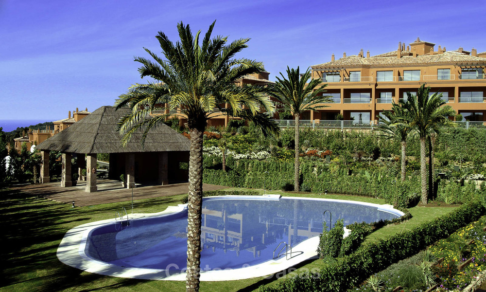 Apartamentos de lujos en primera línea de golf en venta en la zona de Marbella – Benahavis 26753