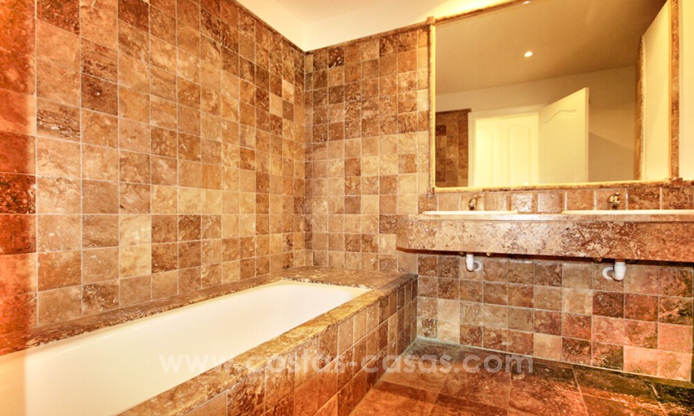 Apartamentos de lujos en primera línea de golf en venta en la zona de Marbella - Benahavis 791125