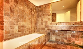 Apartamentos de lujos en primera línea de golf en venta en la zona de Marbella - Benahavis 791125 