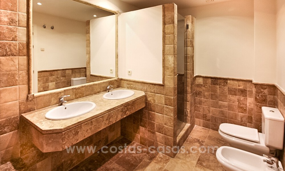 Apartamentos de lujos en primera línea de golf en venta en la zona de Marbella - Benahavis 791126