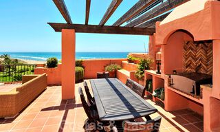 Exclusivo apartamento Ático primera línea de la playa de Los Monteros en Marbella 37187 
