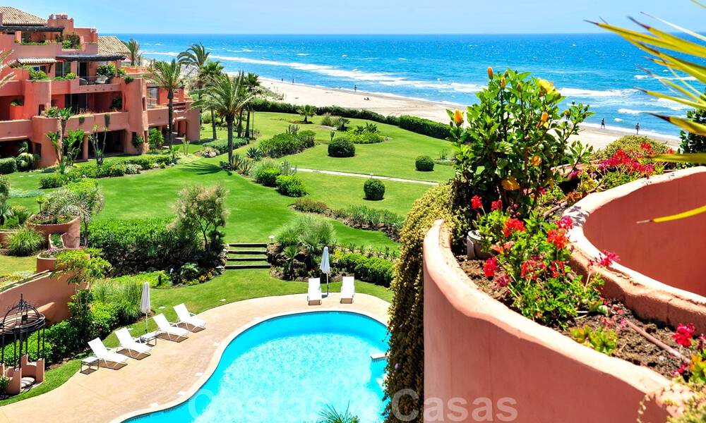 Exclusivo apartamento Ático primera línea de la playa de Los Monteros en Marbella 37191