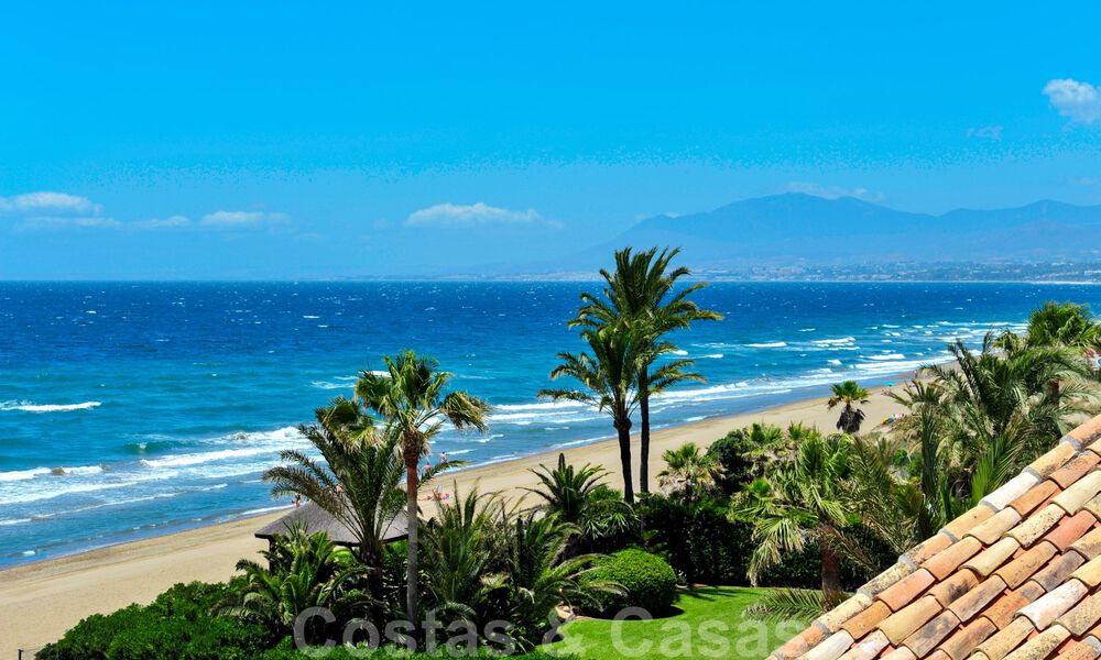 Exclusivo apartamento Ático primera línea de la playa de Los Monteros en Marbella 37193