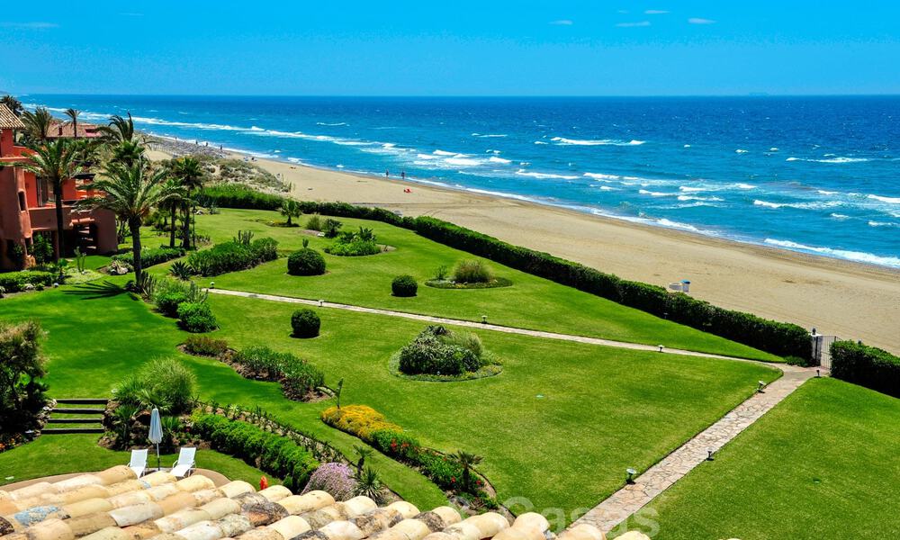 Exclusivo apartamento Ático primera línea de la playa de Los Monteros en Marbella 37194
