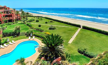 Exclusivo apartamento Ático primera línea de la playa de Los Monteros en Marbella 37195