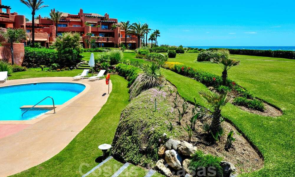 Exclusivo apartamento Ático primera línea de la playa de Los Monteros en Marbella 37200