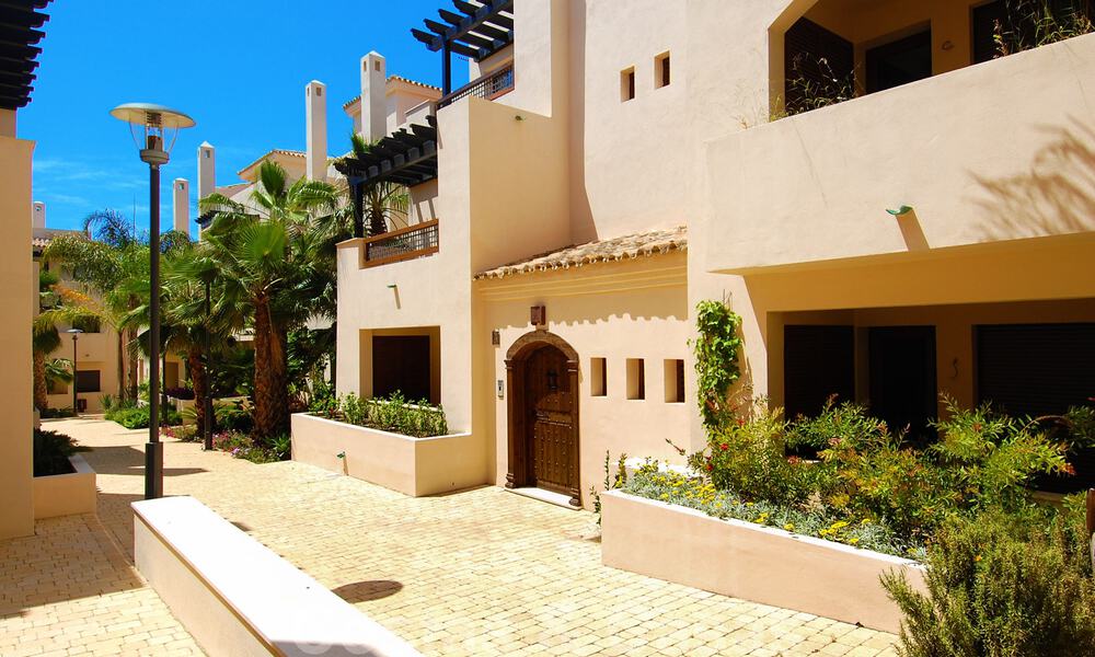 Apartamento ático de lujo a la venta cerca de Puerto Banús en Nueva Andalucía, Marbella 30638