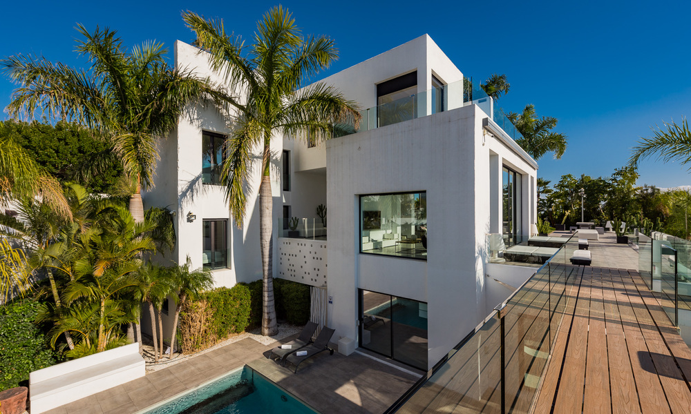 Villa exclusiva estilo moderno para comprar, campo de golf, Marbella – Benahavis 37625