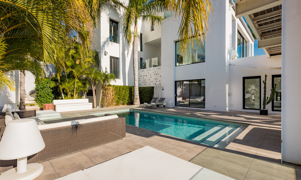 Villa exclusiva estilo moderno para comprar, campo de golf, Marbella – Benahavis 37635