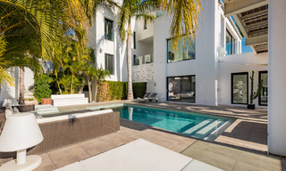 Villa exclusiva estilo moderno para comprar, campo de golf, Marbella – Benahavis 37635 