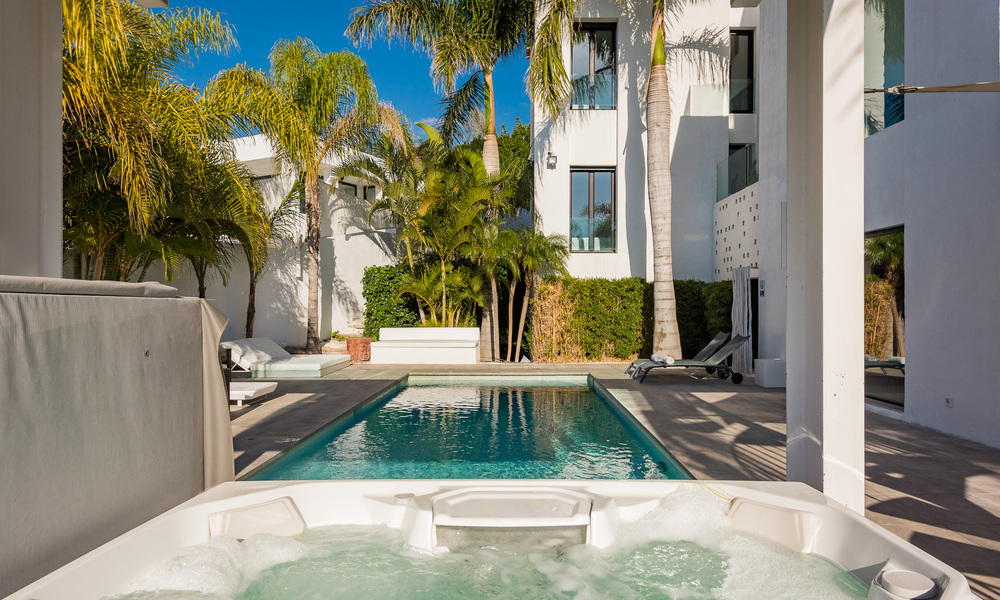 Villa exclusiva estilo moderno para comprar, campo de golf, Marbella – Benahavis 37636