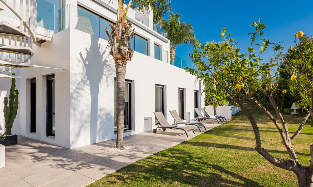 Villa exclusiva estilo moderno para comprar, campo de golf, Marbella – Benahavis 37637