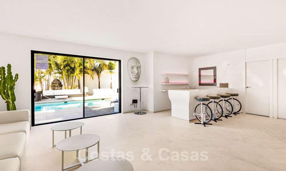 Villa exclusiva estilo moderno para comprar, campo de golf, Marbella - Benahavis 49490