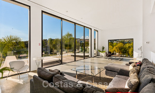 Villa exclusiva estilo moderno para comprar, campo de golf, Marbella - Benahavis 49491 