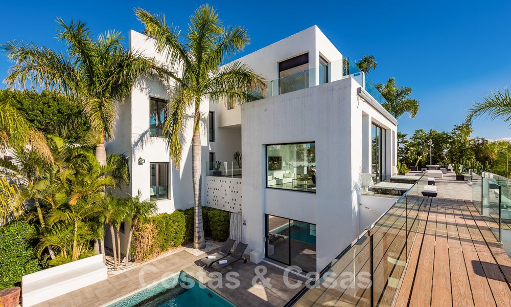 Villa exclusiva estilo moderno para comprar, campo de golf, Marbella - Benahavis 49510