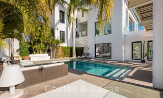 Villa exclusiva estilo moderno para comprar, campo de golf, Marbella - Benahavis 49520 
