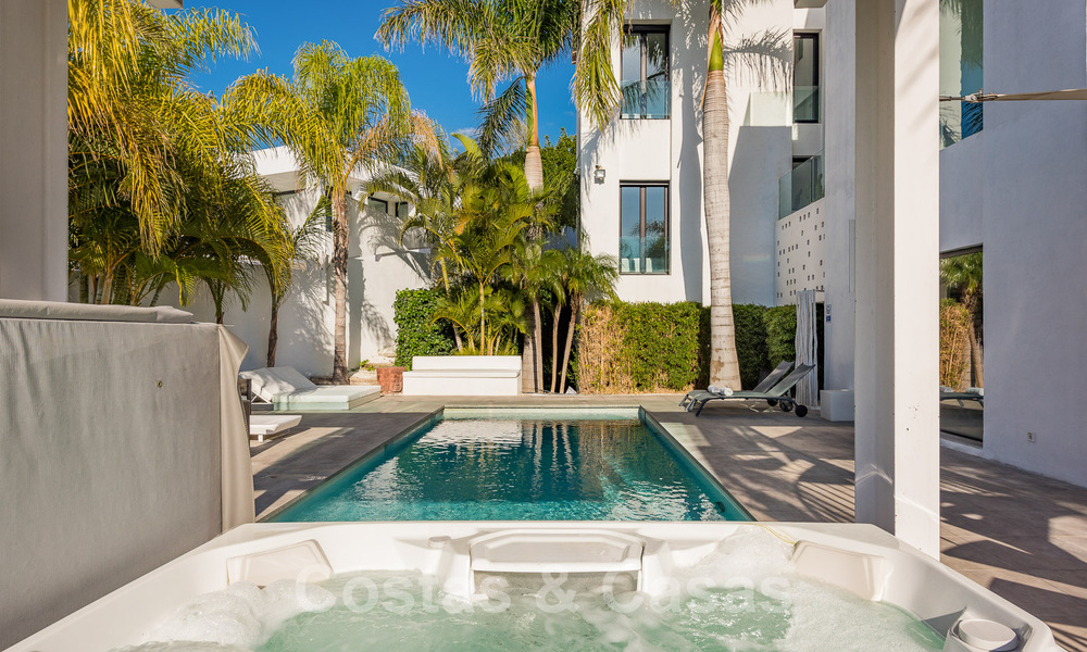 Villa exclusiva estilo moderno para comprar, campo de golf, Marbella - Benahavis 49521