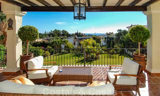 Villa exclusiva de estilo andaluz moderno a la venta en Marbella Este con vistas al mar 30581 