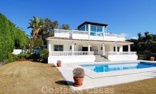Villa en primera línea de playa a la venta en Marbella este 30525 