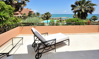Apartamentos de lujo en primera línea de mar en venta en Malibu, Puerto Banús, Marbella 23195 