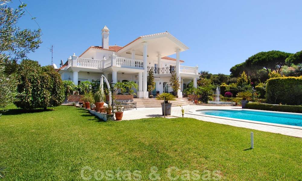 Villa de lujo de estilo colonial para comprar en Marbella este 22587