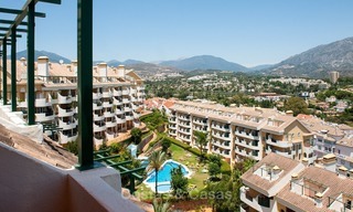 Apartamentos en venta a poca distancia de todas las comodidades y Puerto Banús en Nueva Andalucía, Marbella 1137 