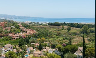 Apartamentos en venta a poca distancia de todas las comodidades y Puerto Banús en Nueva Andalucía, Marbella 1140 