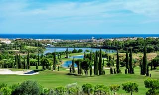 Modernos apartamentos de lujo en primera línea de golf con impresionantes vistas al golf y al mar en venta en Marbella - Benahavis 23901 