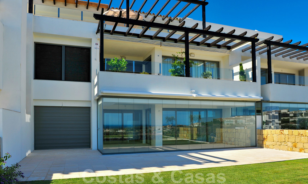 Modernos apartamentos de lujo en primera línea de golf con impresionantes vistas al golf y al mar en venta en Marbella - Benahavis 23904