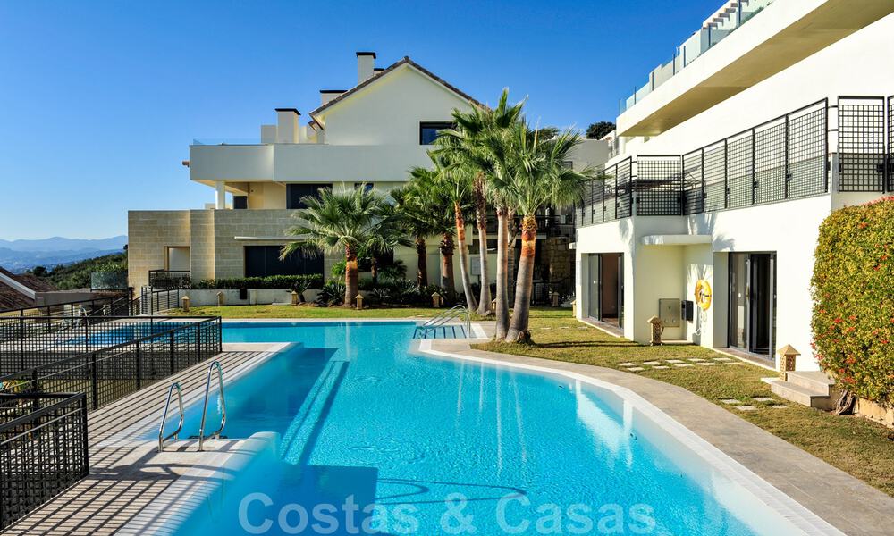 Moderno y lujoso ático apartamento en venta en Marbella 37451