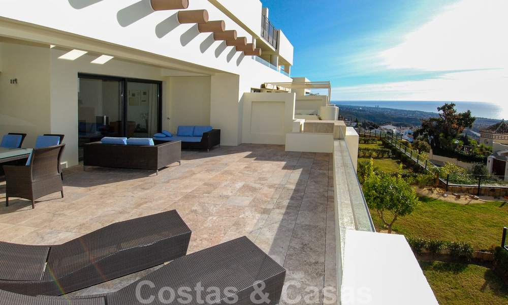 Moderno y lujoso ático apartamento en venta en Marbella 37459