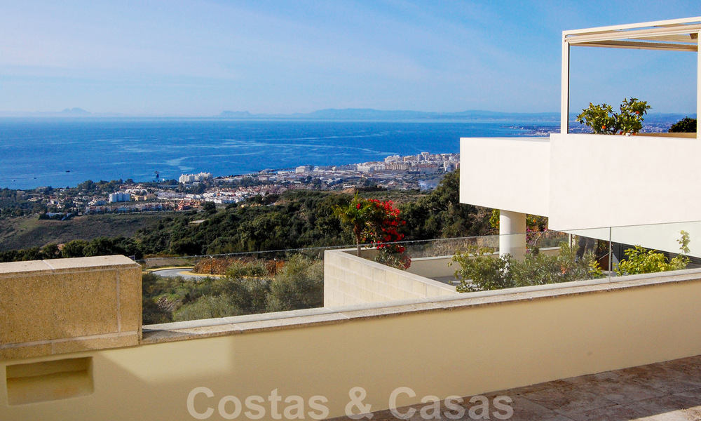 Moderno y lujoso ático apartamento en venta en Marbella 37477