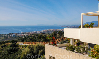Moderno y lujoso ático apartamento en venta en Marbella 37479 