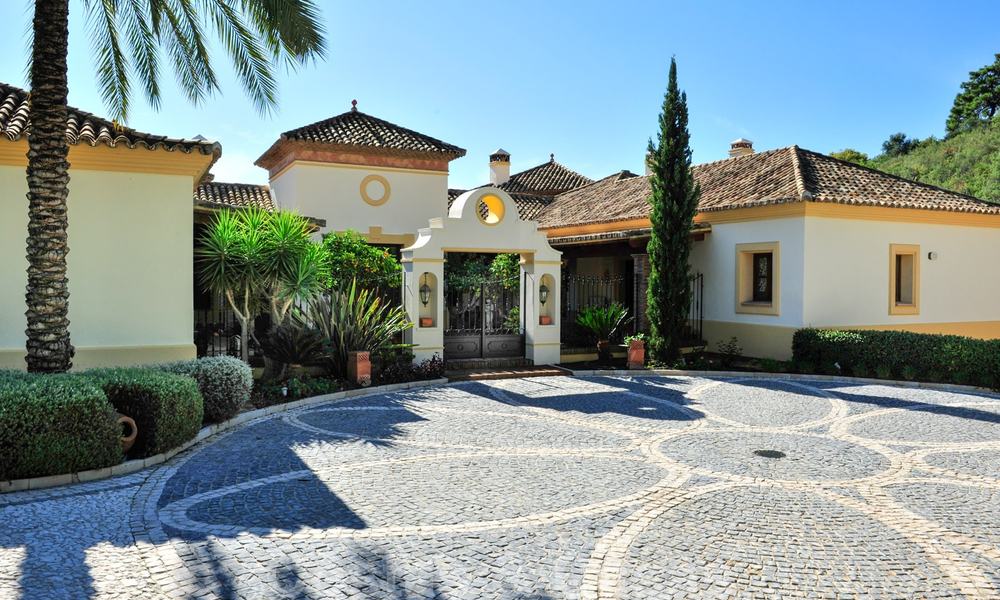 Encantadora villa de lujo de estilo andaluz para comprar en La Zagaleta, Marbella - Benahavis 20419
