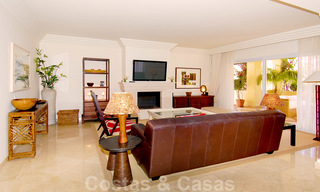 Apartamento de lujo espacioso a la venta en Nueva Andalucía, Marbella 22889 