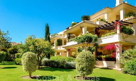 Apartamento de lujo espacioso a la venta en Nueva Andalucía, Marbella 22925