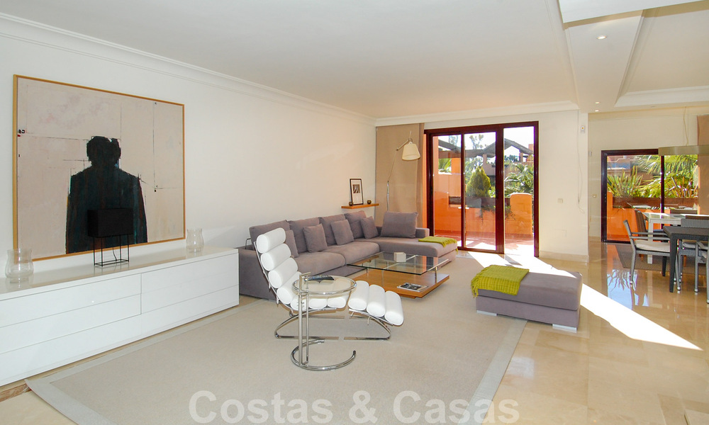 Apartamentos y áticos de lujo a la venta en complejo situado en primera línea de playa en San Pedro en Marbella 29881