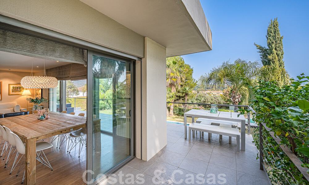 Moderna villa de lujo en venta en el valle del golf de Nueva Andalucia, a poca distancia de Puerto Banús, Marbella 51024