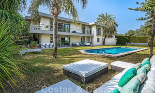 Moderna villa de lujo en venta en el valle del golf de Nueva Andalucia, a poca distancia de Puerto Banús, Marbella 51093 