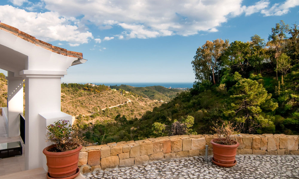 Villa de lujo de estilo andaluz para comprar, Marbella - Benahavis 29480