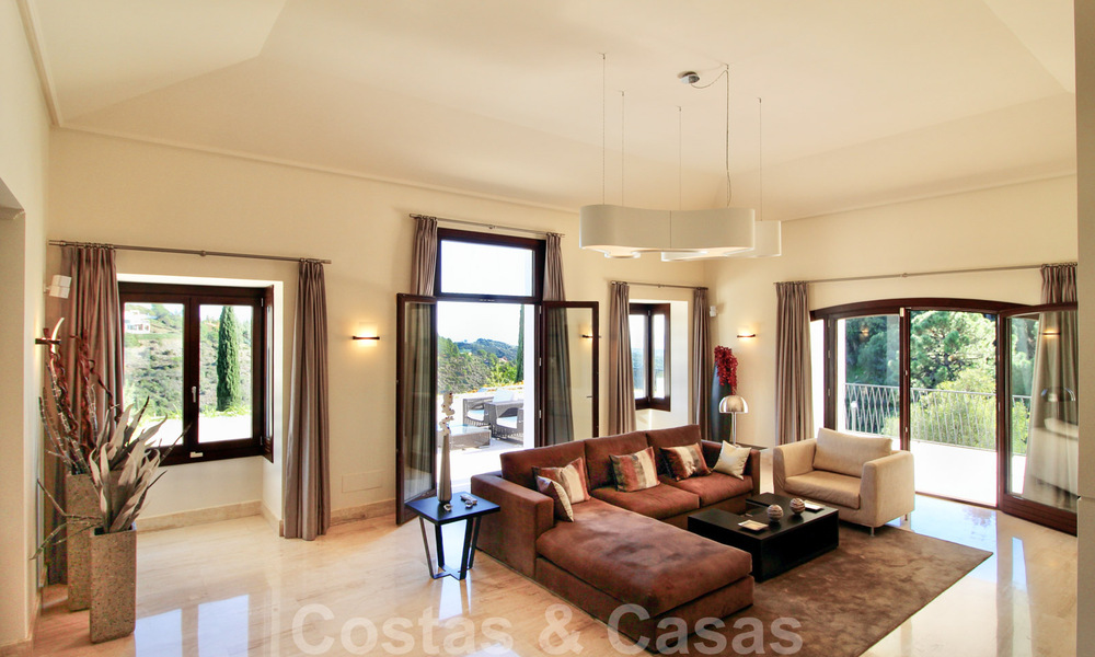Villa de lujo de estilo andaluz para comprar, Marbella - Benahavis 31581