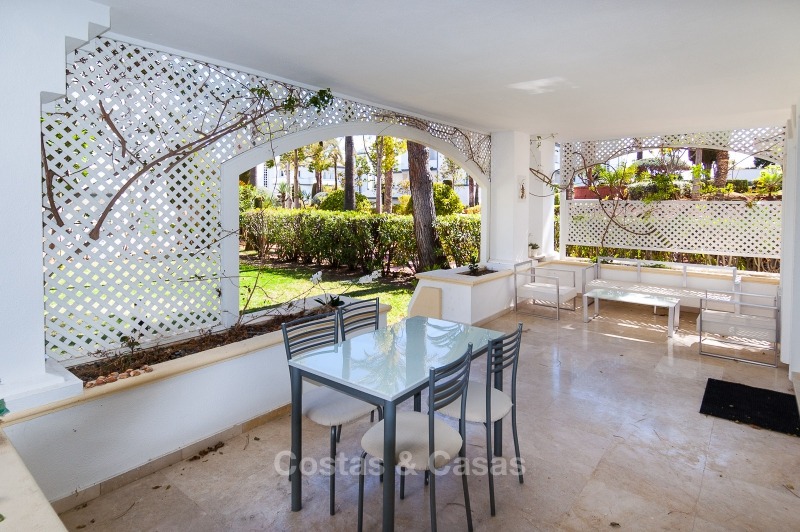 Apartamentos para compra, complejo exclusivo, primera línea de playa, la Nueva Milla de Oro, Marbella - Estepona 11022 
