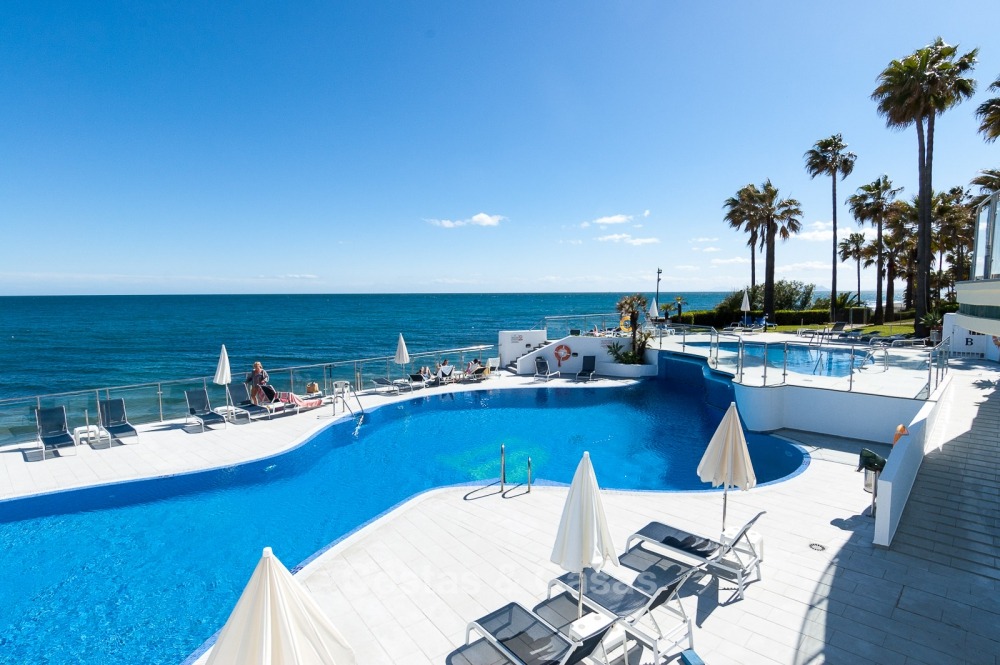 Apartamentos para compra, complejo exclusivo, primera línea de playa, la Nueva Milla de Oro, Marbella - Estepona 11025