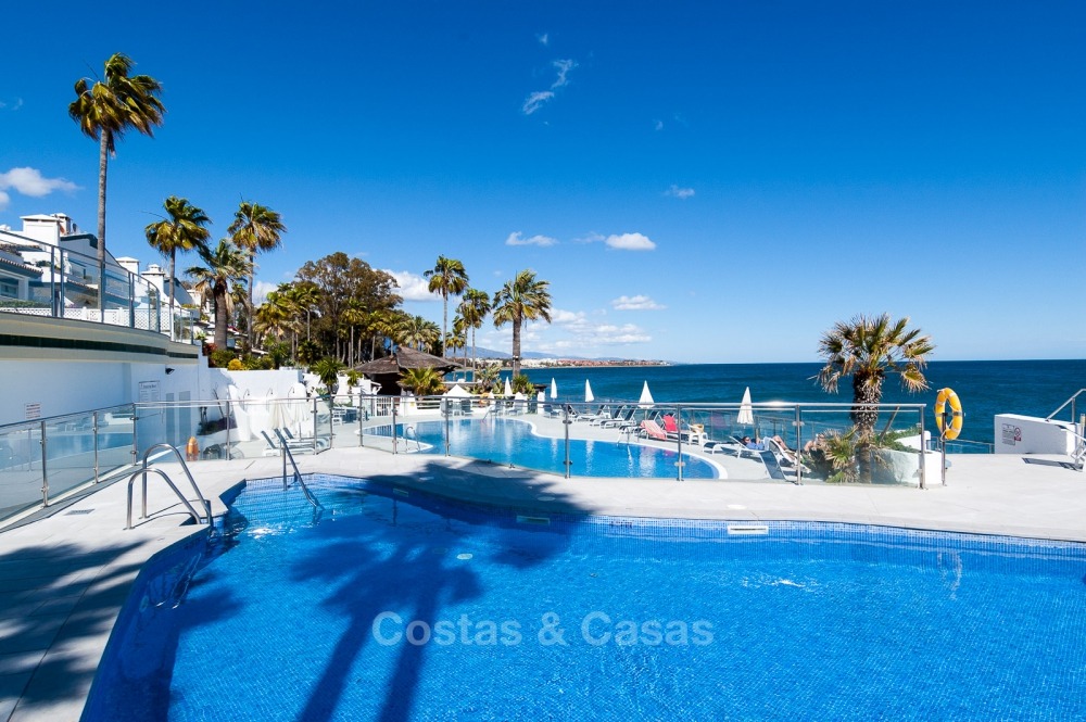 Apartamentos para compra, complejo exclusivo, primera línea de playa, la Nueva Milla de Oro, Marbella - Estepona 11026