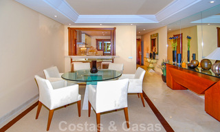 Apartamentos y áticos de lujo en primera línea de playa a la venta en Marbella 33832 