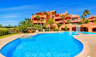 Apartamentos y áticos de lujo en primera línea de playa a la venta en Marbella 33849 