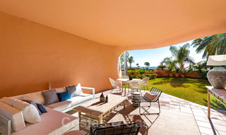 Apartamentos y áticos de lujo en primera línea de playa a la venta en Marbella 33861 